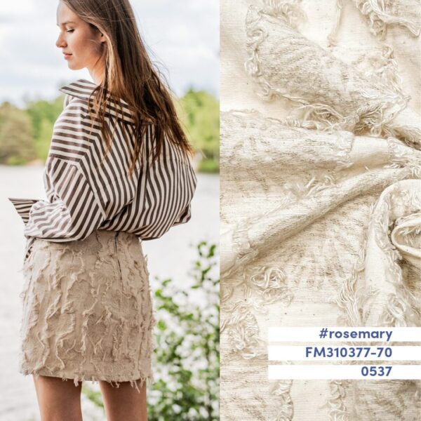 Woven jacquard flowers creme